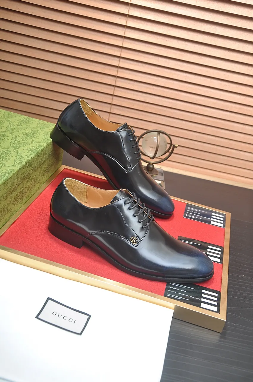 Men's shoes💰500💶Italy's top luxury men's shoe giant (GUCCI) (Gucci) (full cowhide lining) new arrival🍃Original European style🔰 Pleasant to the eye😍In order to make the shoes more durable and non-deformable🌀The production continues to follow traditional methods but there is still no lack of innovation💪Choose original sheepskin for the leather♻️ Smooth and natural And extra bright ⭐Made of imported cowhide, the first choice of rich people 38-45 (45 customized)